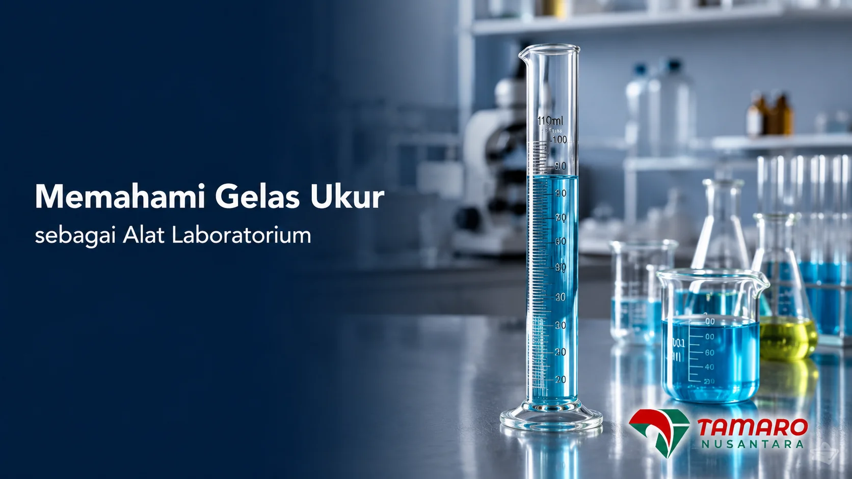 Gelas ukur laboratorium dengan skala volume yang digunakan untuk mengukur cairan secara akurat.